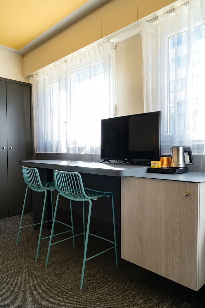 Premium Single Room photo 3