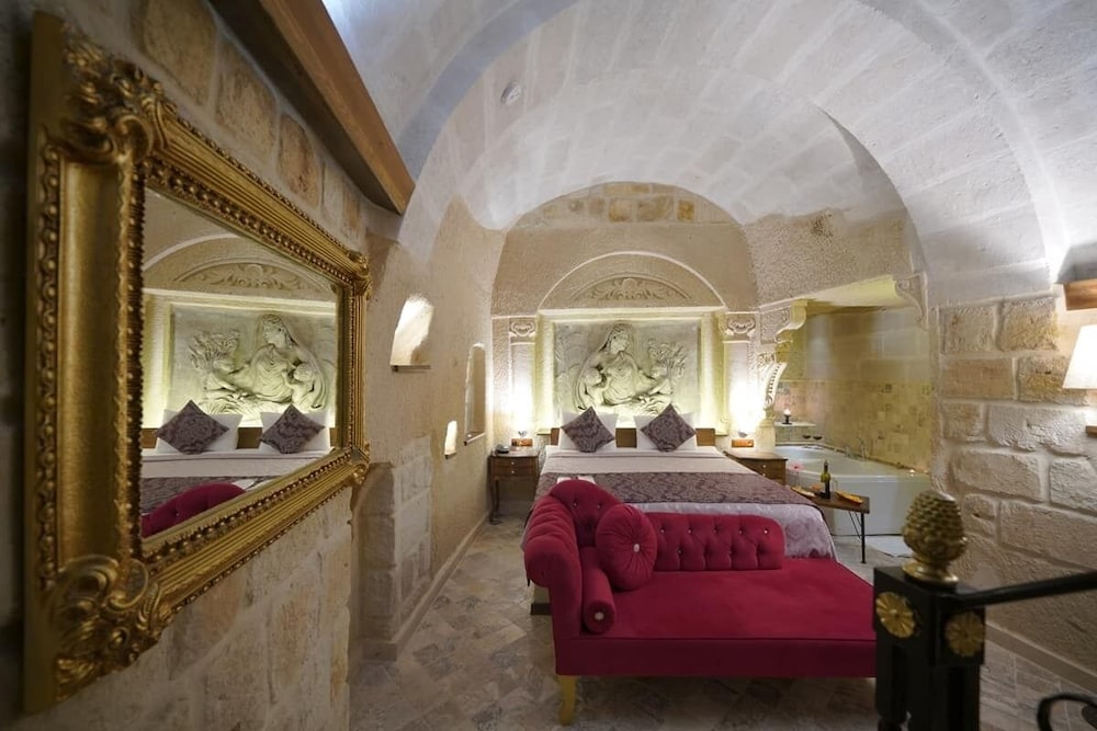 Honeymoon Room photo 3