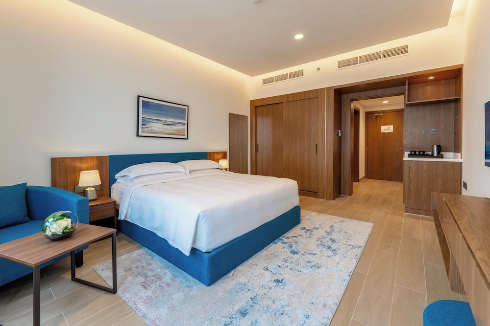 Studio, 1 King Bed, Balcony, Sea View
