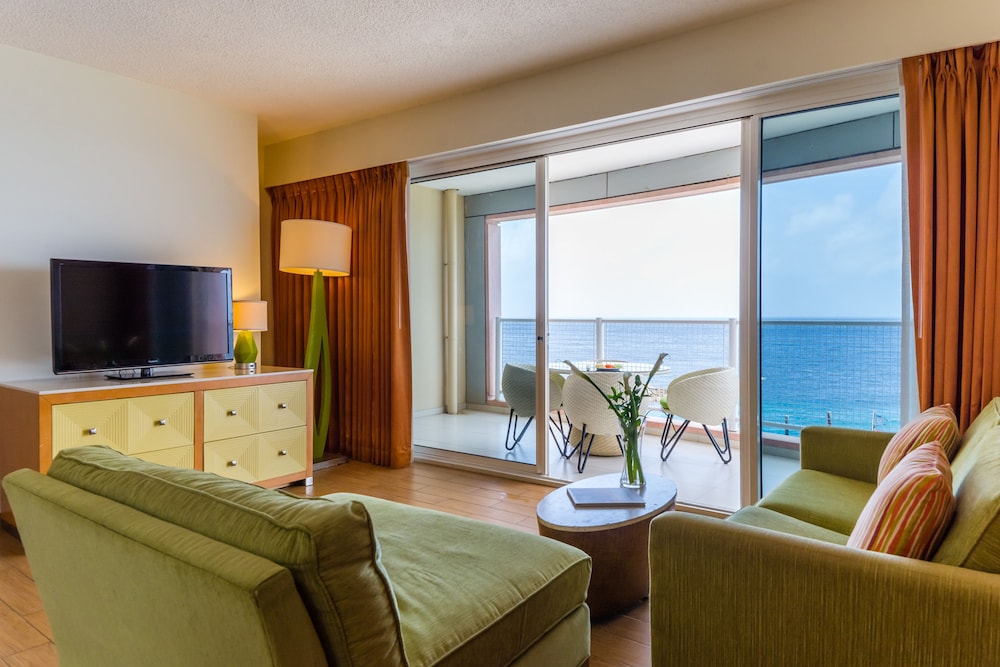Sun Club Master Suite