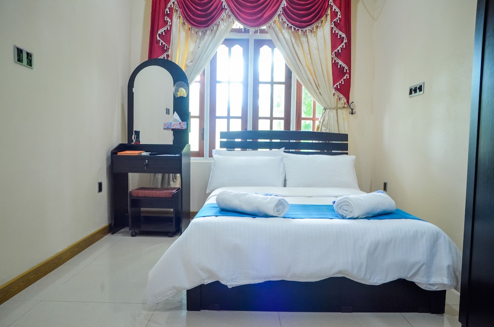 Standard Double Room, 1 Bedroom, Private Bathroom, Ground Floor photo 1