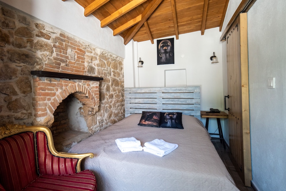 Standard Double Room - Photo 6