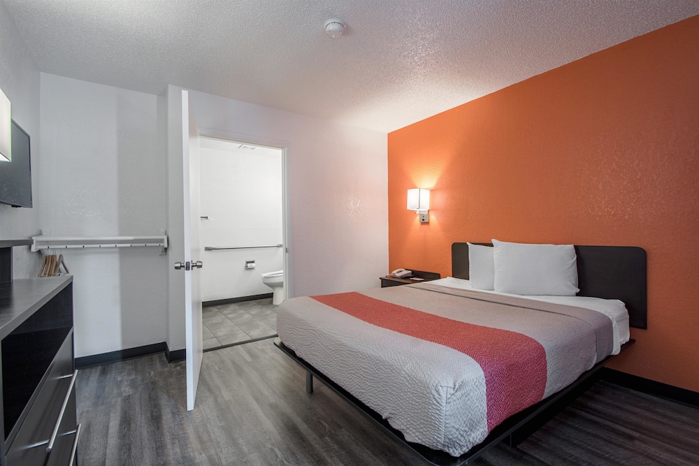 Standard Room, 1 Queen Bed, Accessible, Non Smoking photo 1