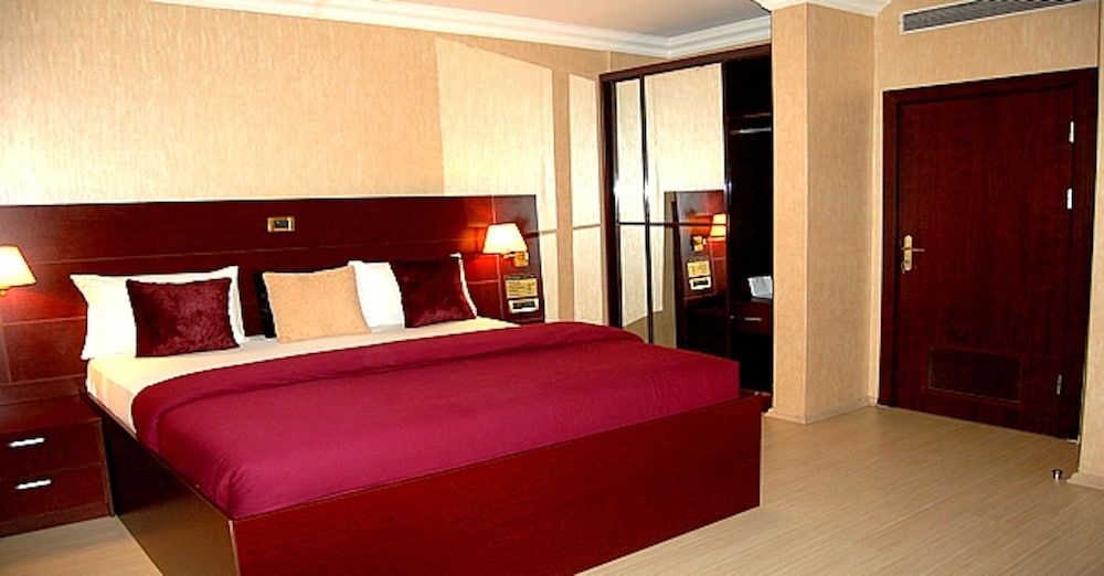 Gold Plus Suite