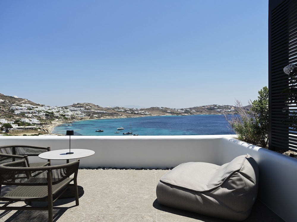 Superior Suite, Sea View - Photo 21