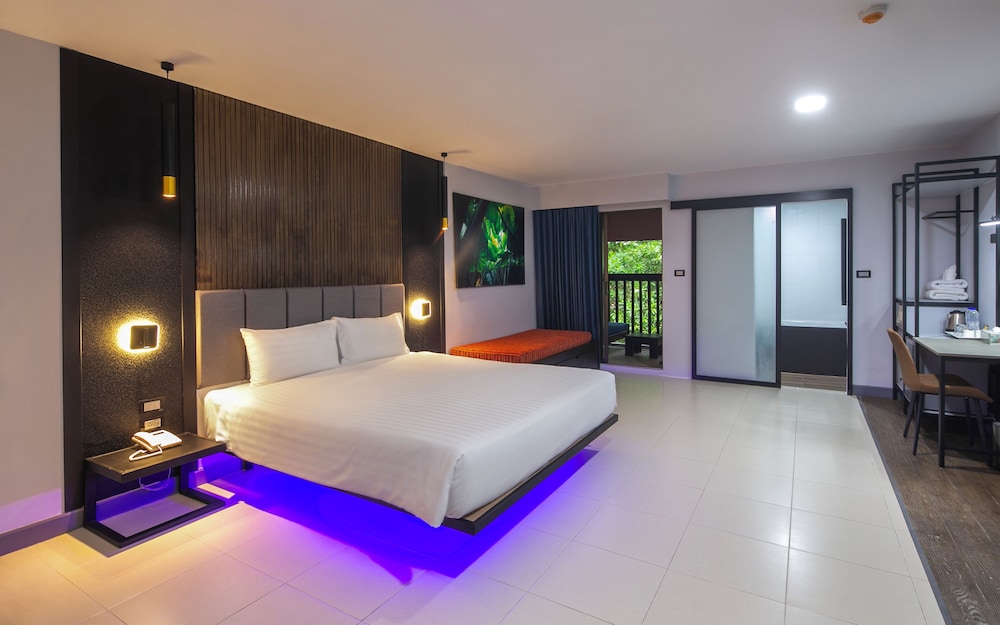 Deluxe Room - Photo 1
