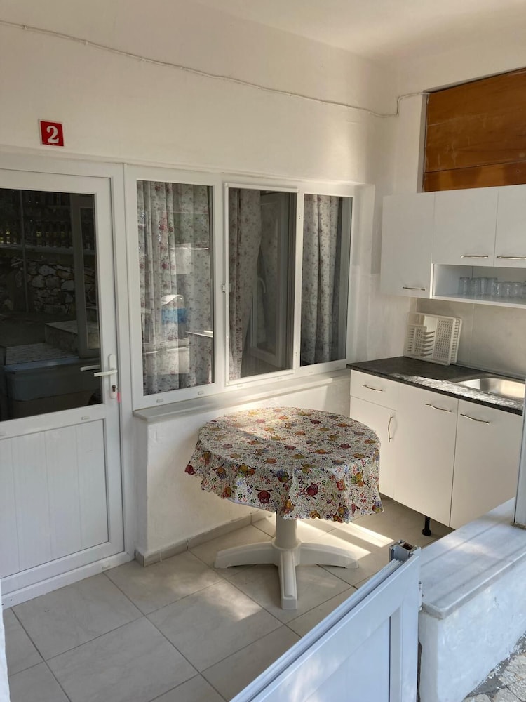 Basic Triple Room, Garden View