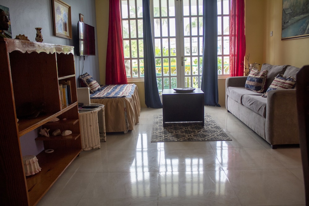 Charming M 1 Bedroom