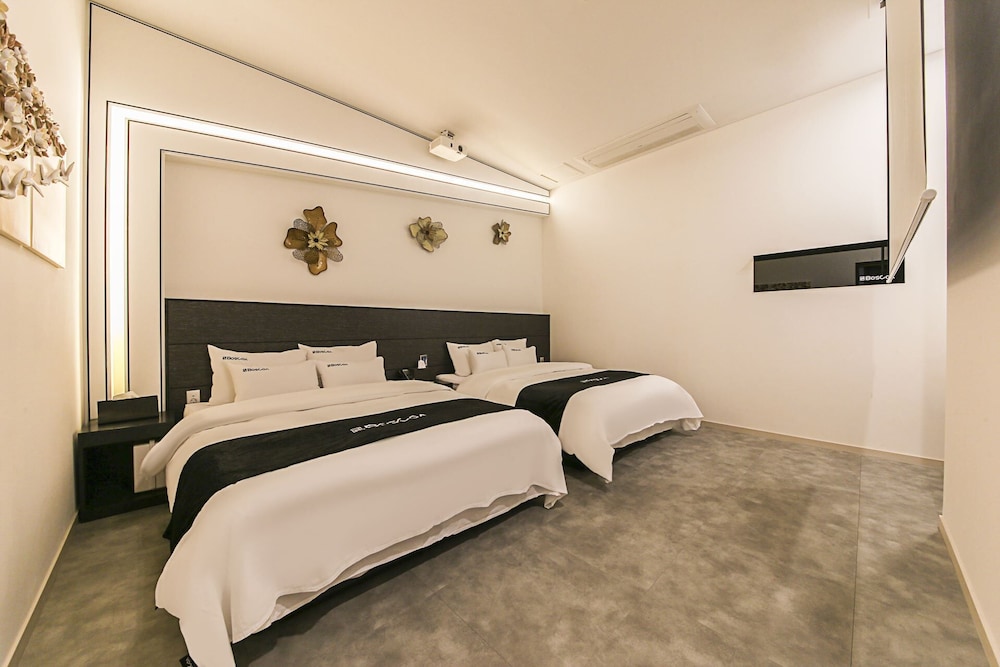 Superior Twin Room (No Breakfast) - Photo 13