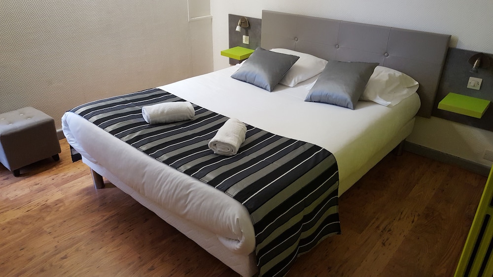 Standard Double Or Twin Room photo 2