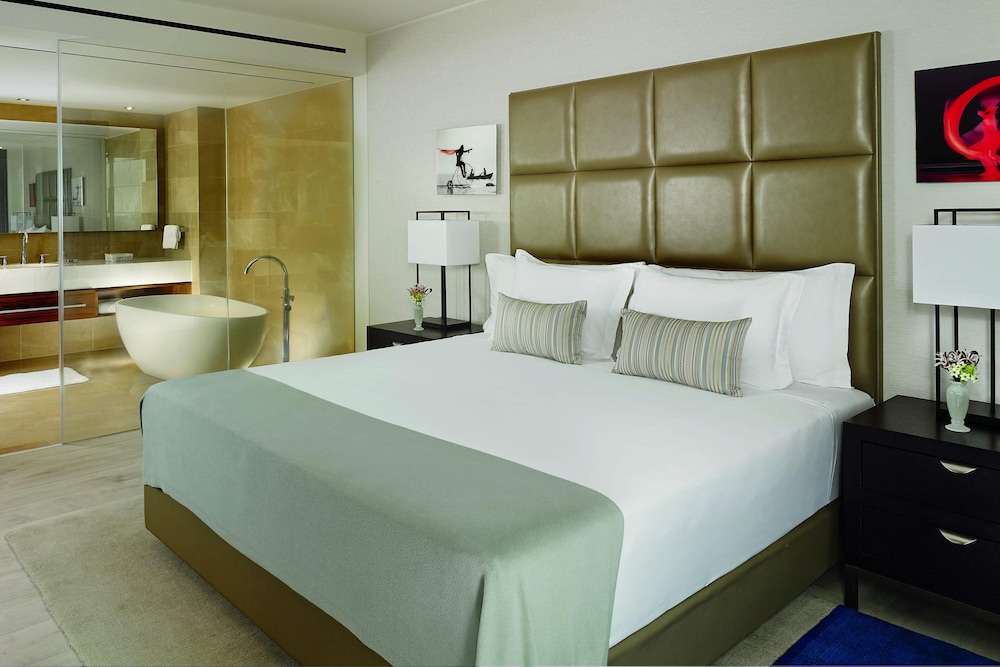 Studio Suite, 1 Queen Bed, Sea View