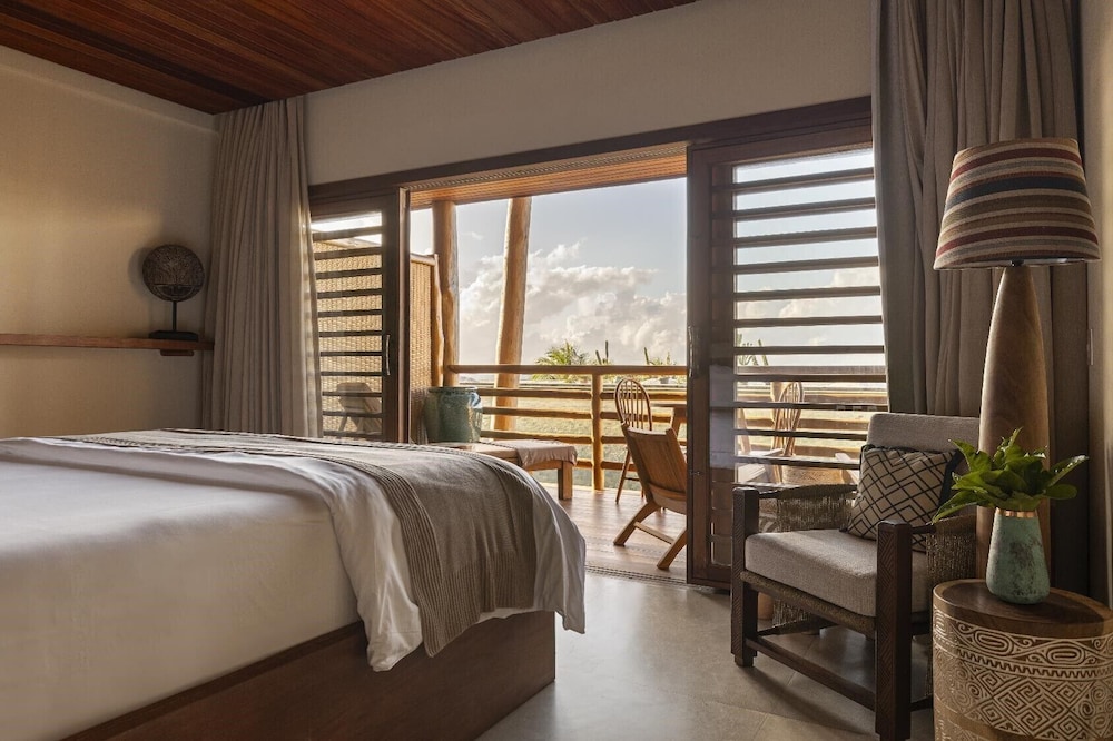 Superior Room, 1 King Bed photo 1