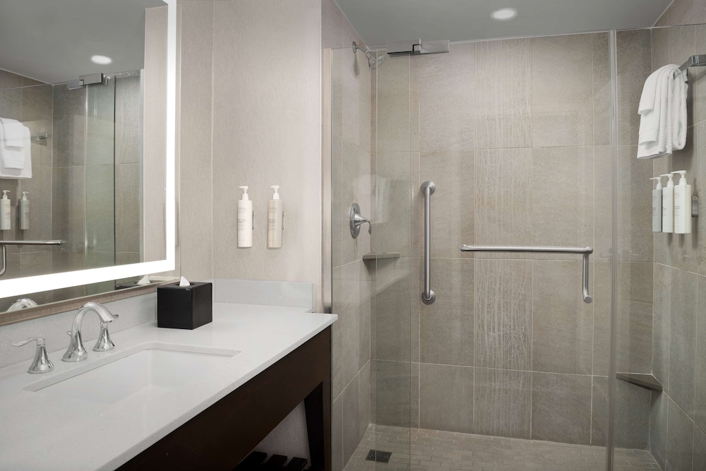 Embassy Suites Springfield, Photo 4