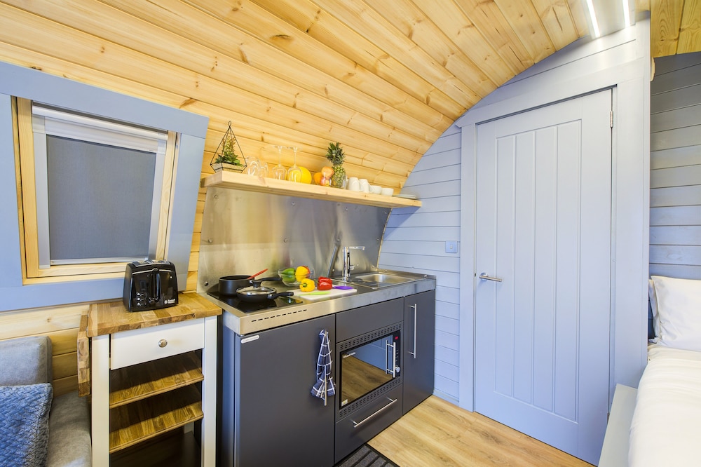 Luxury Beach Pod - Photo 13