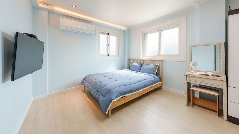 Basic Room, 1 Bedroom (Room 301) - Photo 1