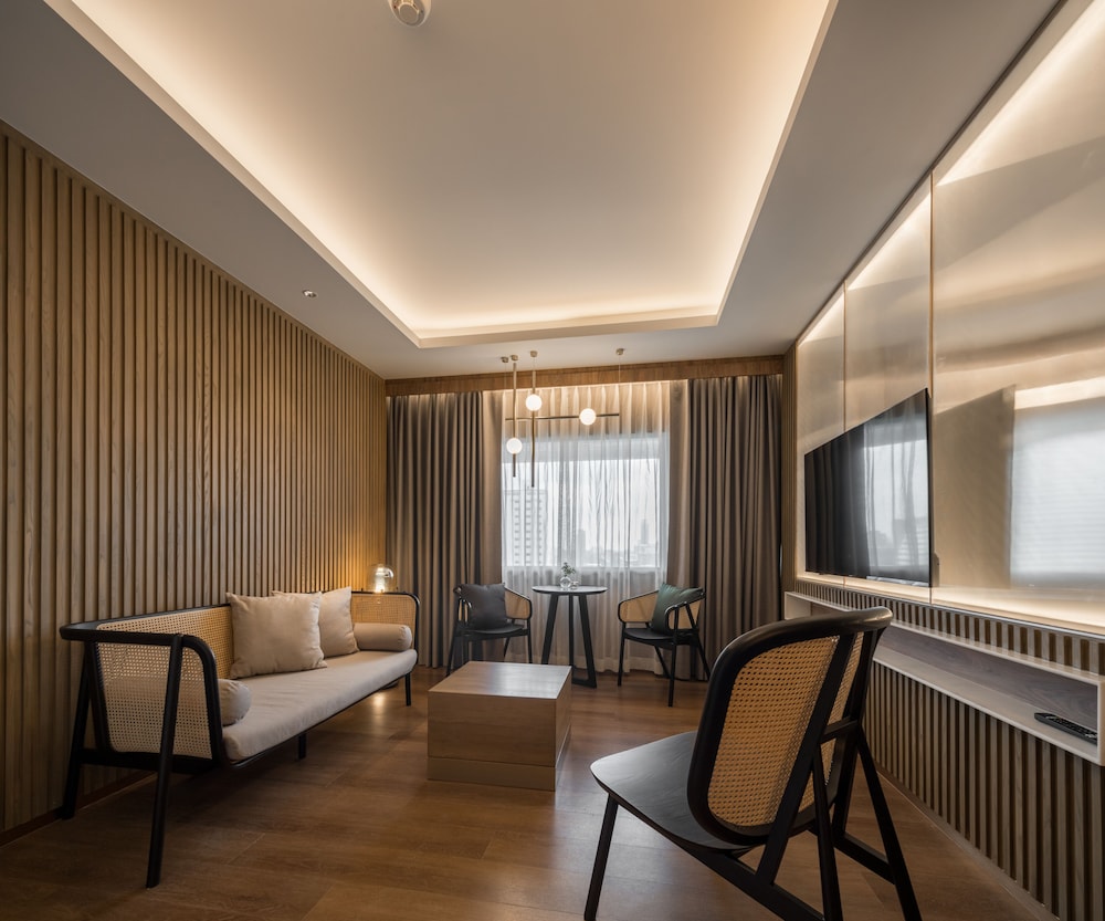 Napha Executive Suite photo 2