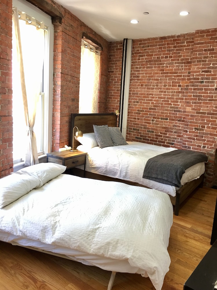 Deluxe Studio, Multiple Beds, Kitchenette photo 1