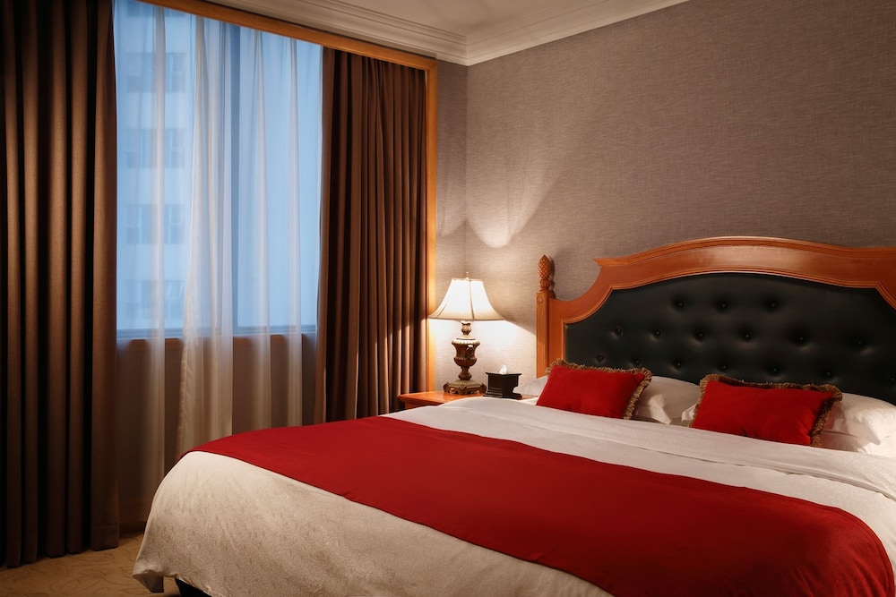 Deluxe Suite ,1 King Bed photo 1