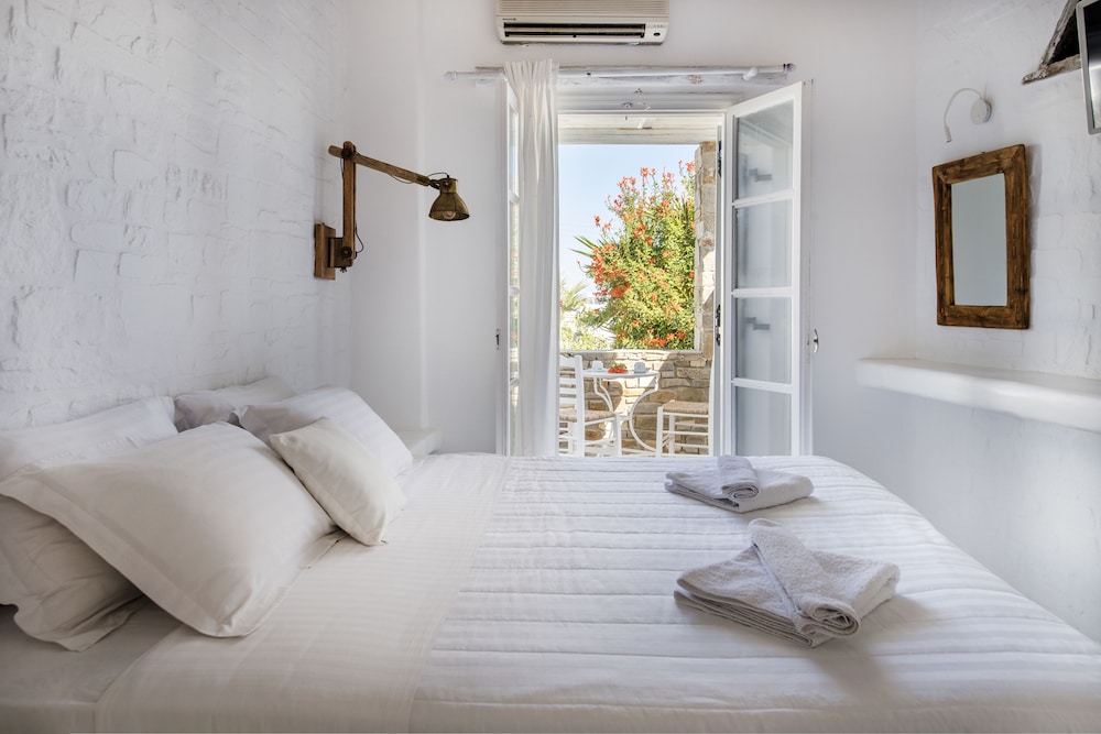 Premium Room, Pool View - Photo 6