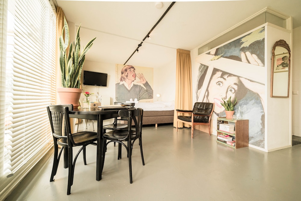 Panoramic Triple Room (301 Penthouse Market View) photo 2