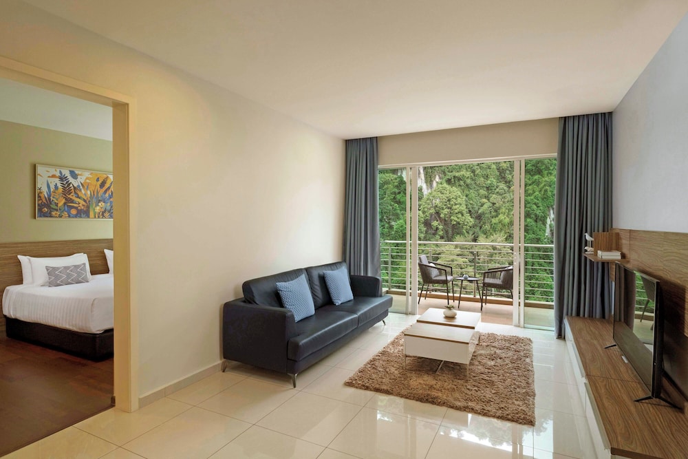 3 Bedroom Executive Suite Lakeview