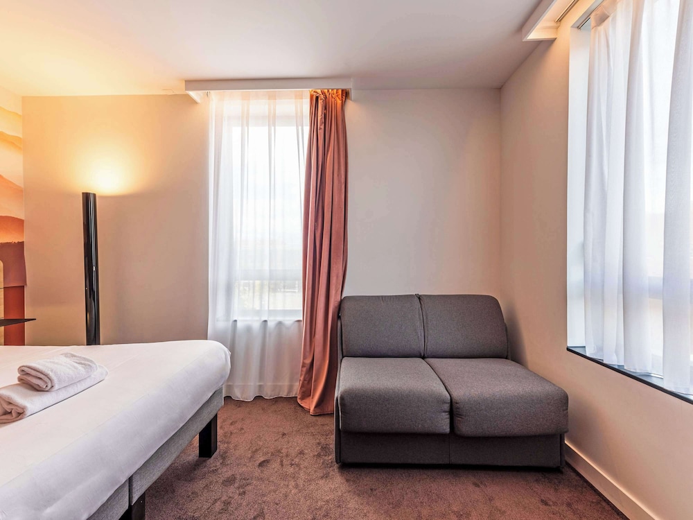 Superior Room, 1 Queen Bed with Sofa bed - Photo 11