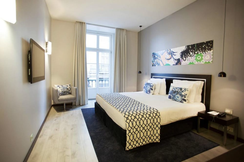 Superior Double or Twin Room (Square View) - Photo 1