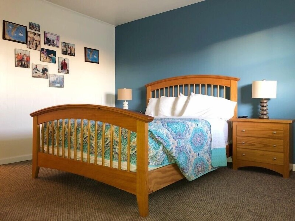 Comfort Room, 1 Queen Bed, Non Smoking photo 3