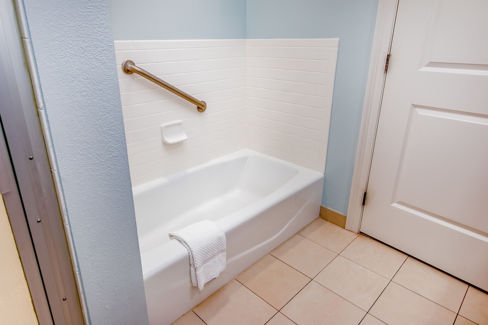 Junior Suite, 2 Queen Beds - Photo 7