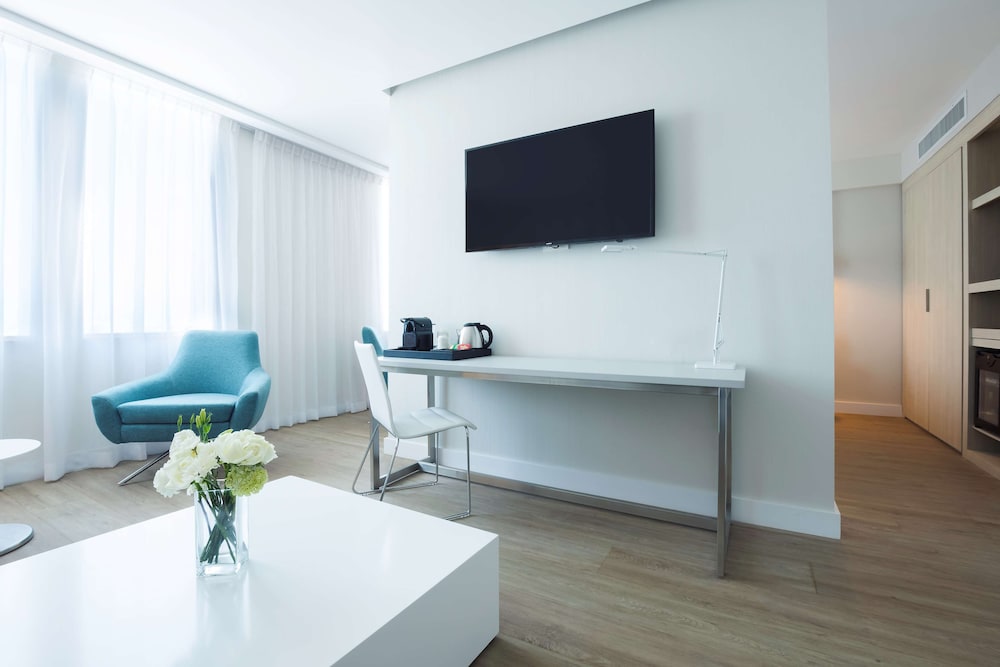 Standard Room (Extra Bed 2 adults + 2 children) thumbnail 5
