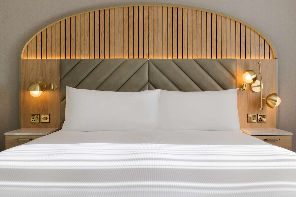 Superior Room, 1 King Bed - Photo 7