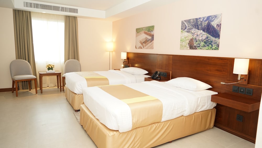 Standard Room, Multiple Beds - Photo 6