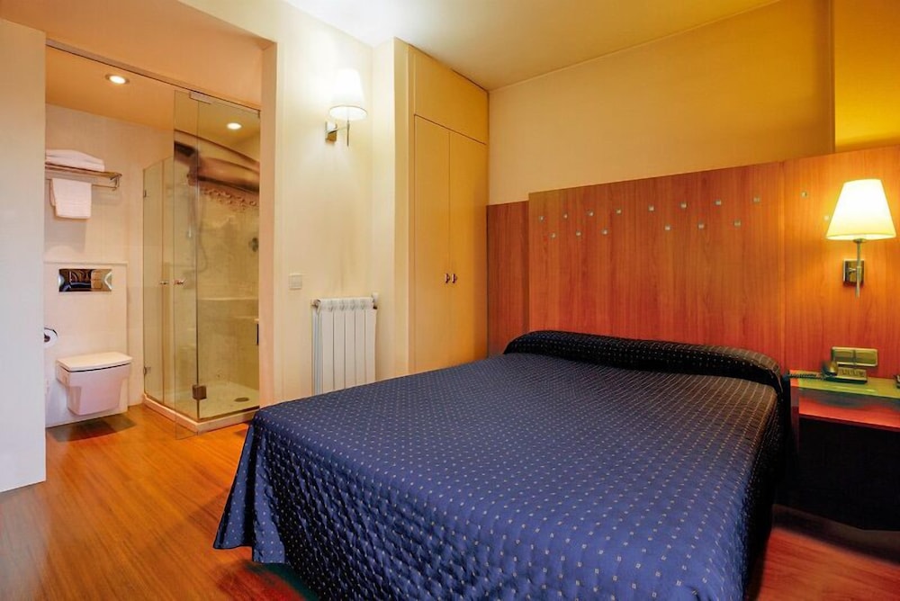Double Room Single Use - Photo 7