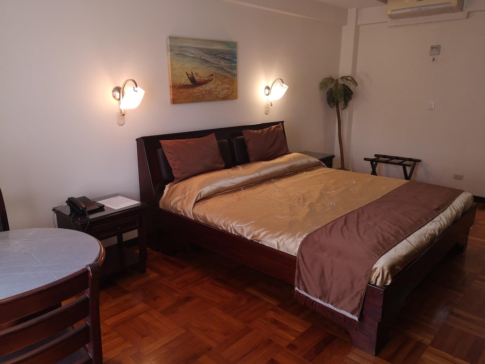 Premium Room - Photo 6