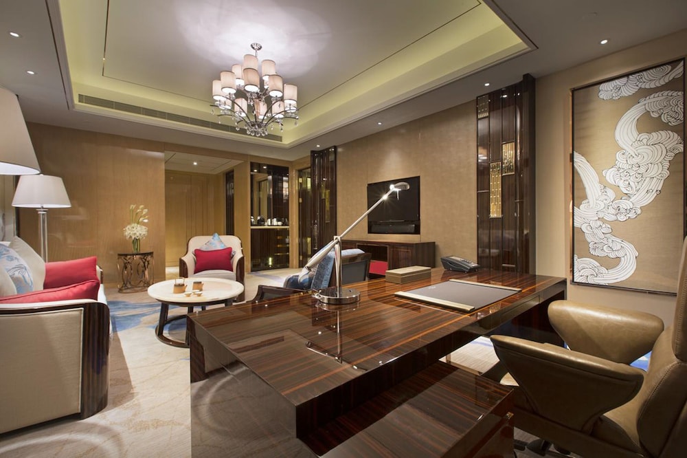 Deluxe Suite photo 3