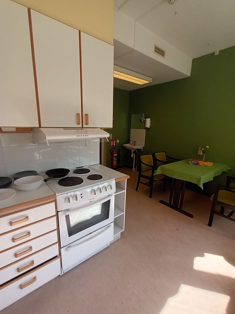 Basic Shared Dormitory, Shared Bathroom (1 of 6 beds) photo 2