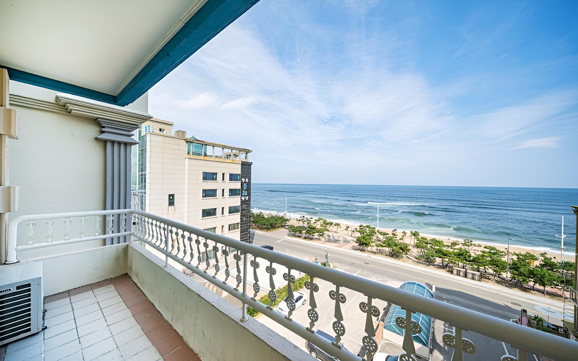 Room (Ocean View Double Bed) - Photo 4