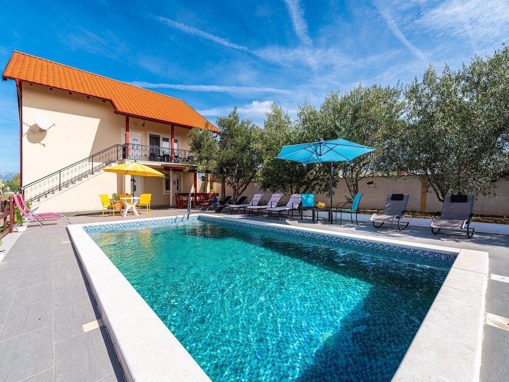 Villa (Five Bedroom Villa with Swimming Pool) photo 1