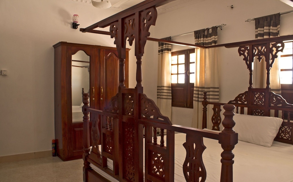 Classic Double Room, 1 Queen Bed, Private Bathroom, Ground Floor photo 1