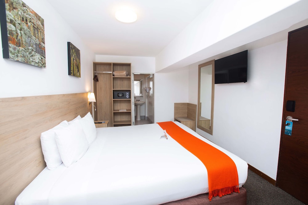 Traditional Room, 1 Queen Bed - Photo 3
