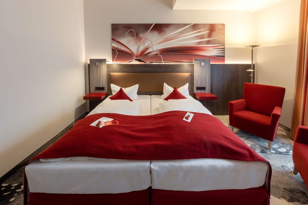 Standard Room, 1 Double Bed, Courtyard Area photo 3