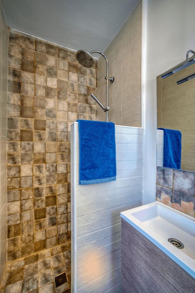 Superior Poolside Room 2 photo 3