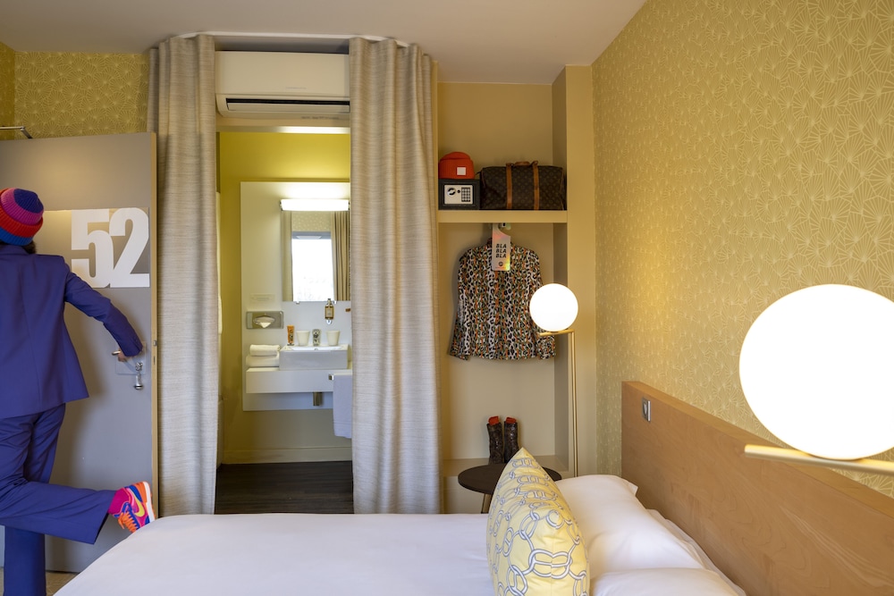 Superior Double Room (Castle or Garden View) - Photo 2