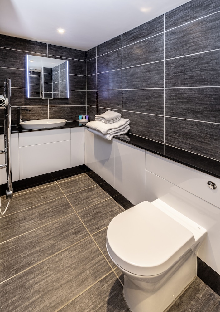 Double or Twin Room, Ensuite photo 3