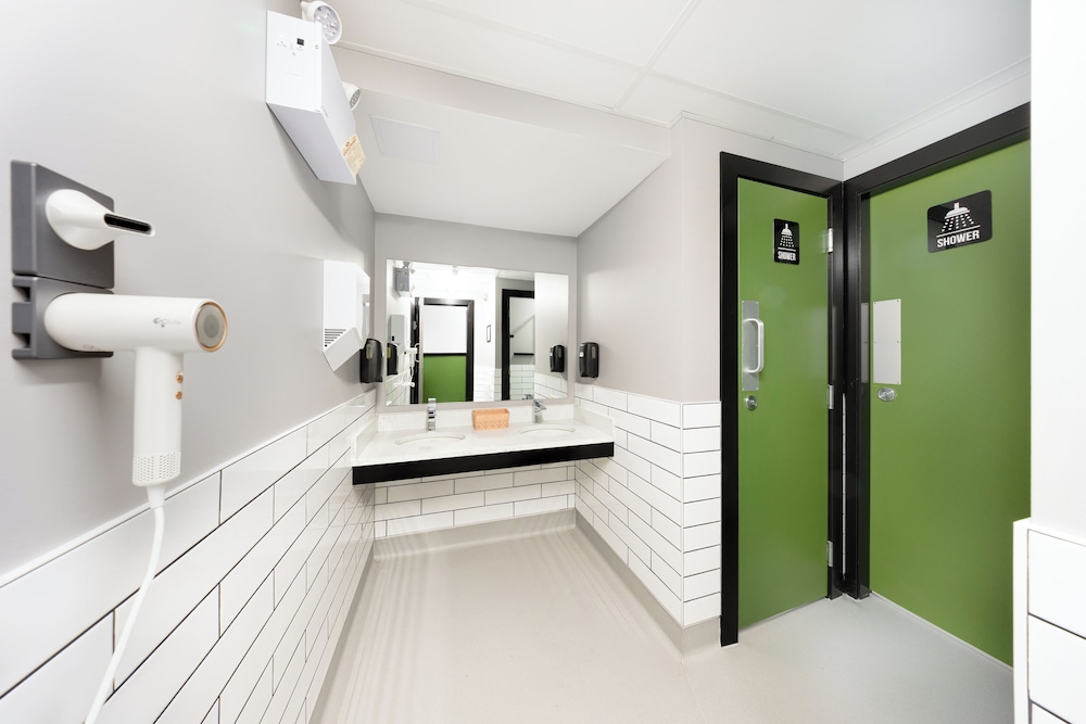 Room, Mixed Dorm, Shared Bathroom (8 beds) photo 2
