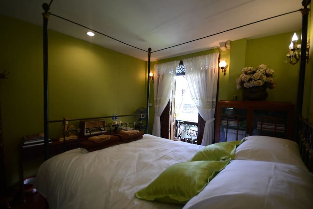 Deluxe Double Room with Balcony photo 1