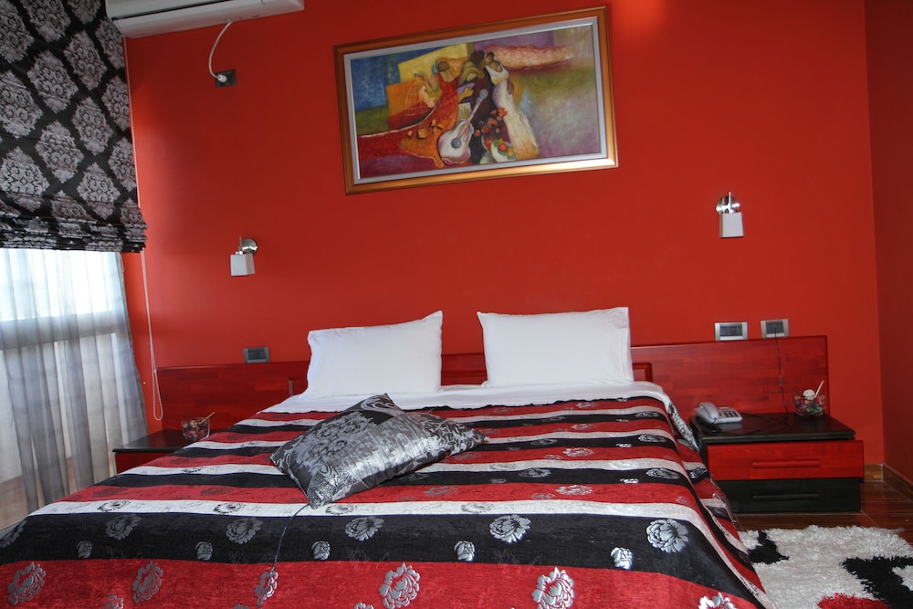 Standard Double Room, 1 King Bed, Balcony, Valley View photo 3