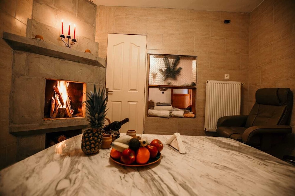 Honeymoon Room photo 3