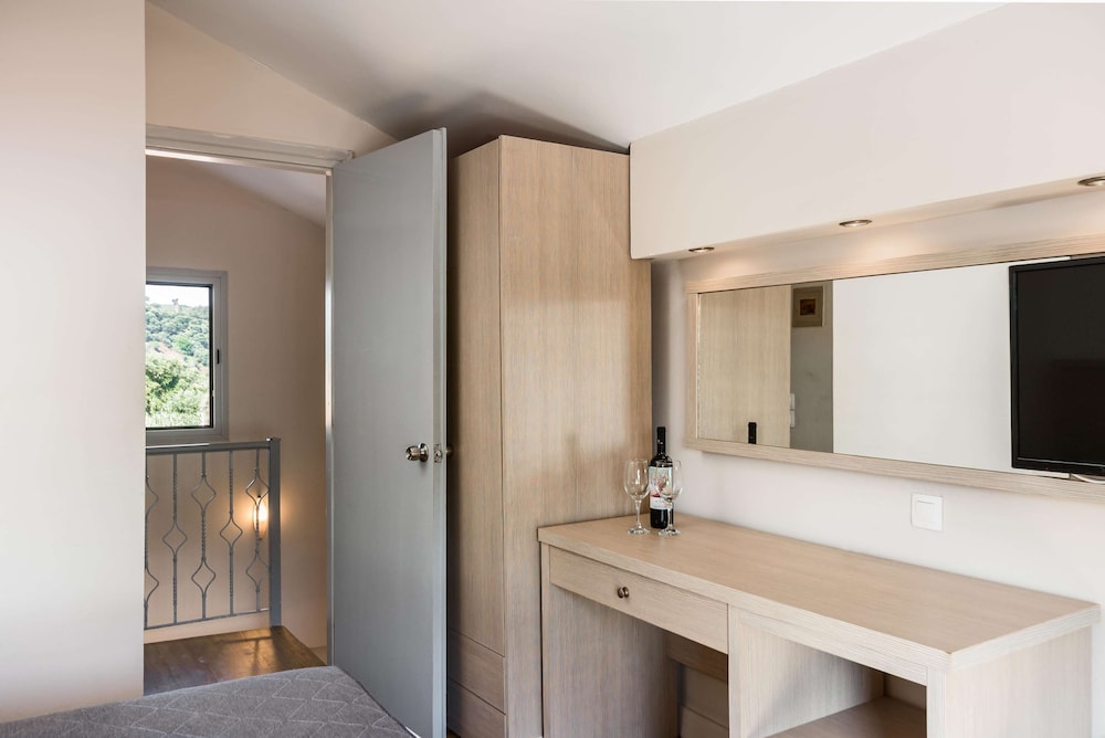 Superior Maisonette Suite - Photo 13