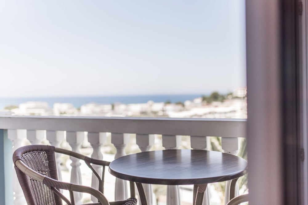 Family Apartment, Sea View - Photo 5